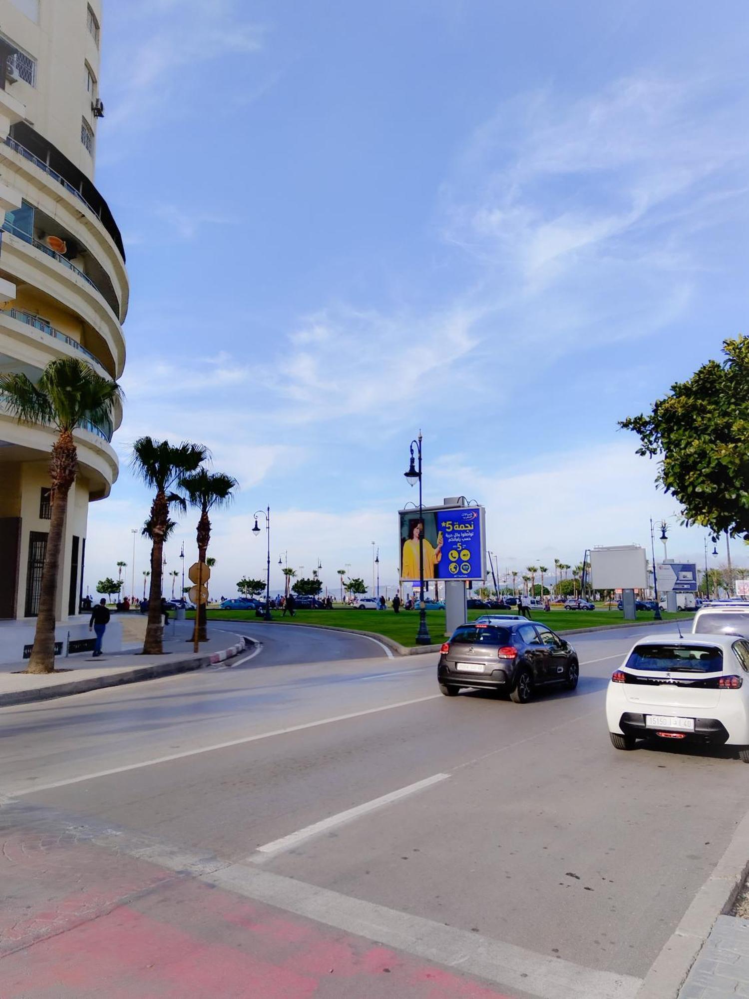 Incroyable Appartement A Playa Enface Cafe Sky 17 Tangier Exterior photo